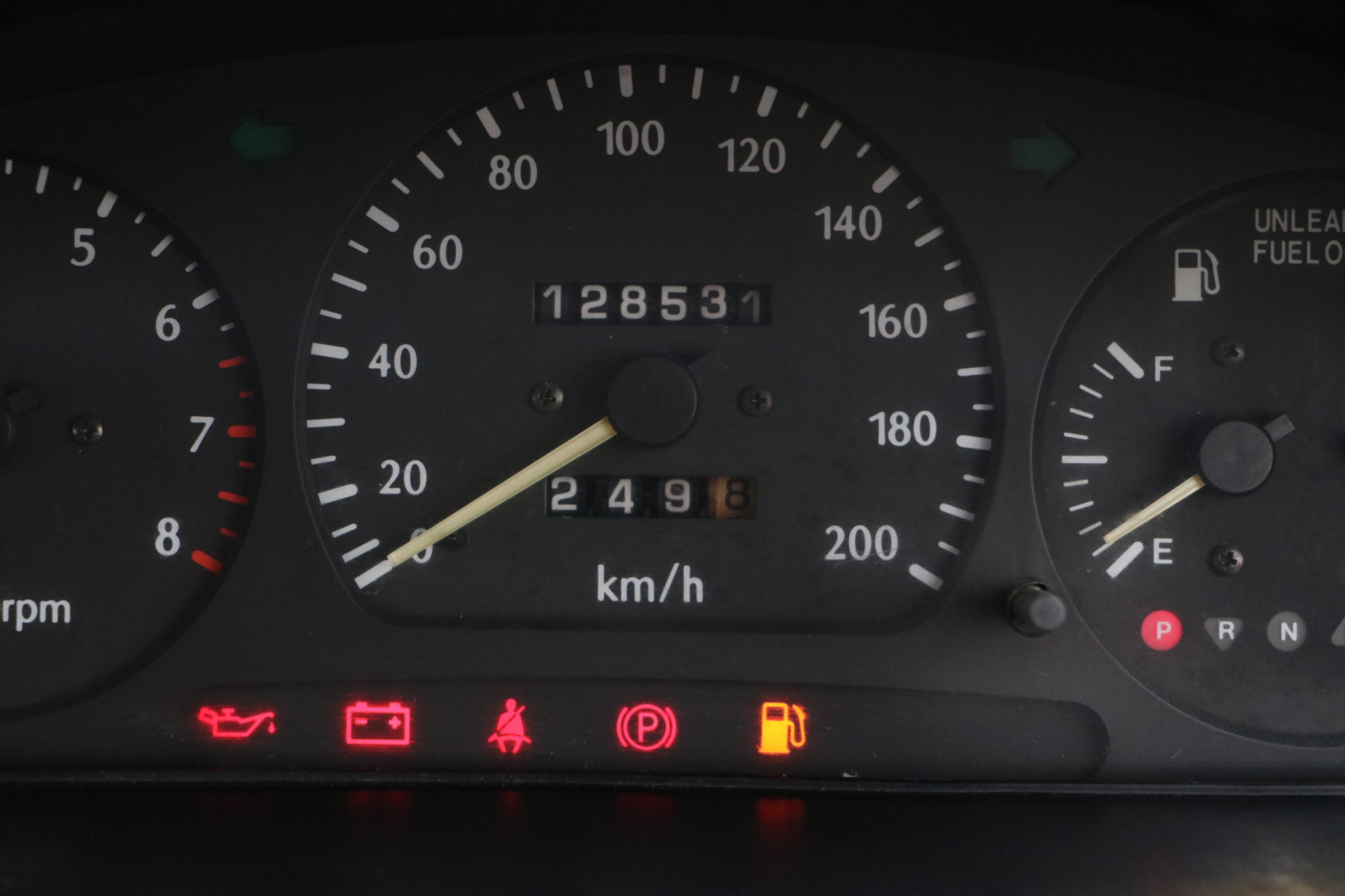 https://autolab.com.co/wp-content/uploads/2022/03/sing-and-symbol-on-car-dashboard-2022-12-07-04-49-47-utc-scaled.jpg