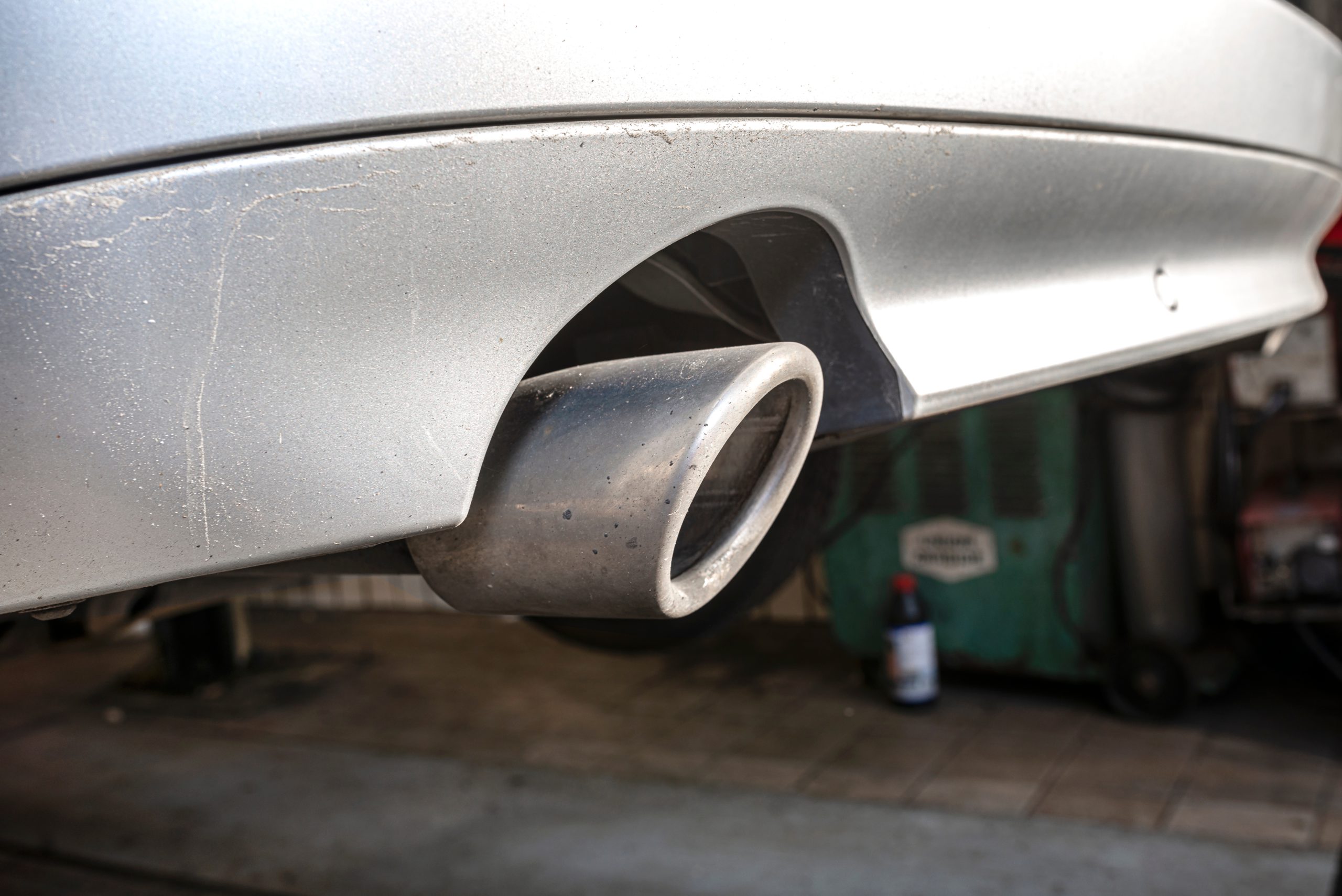 https://autolab.com.co/wp-content/uploads/the-exhaust-system-in-the-diesel-car-seen-up-close-2023-11-27-04-53-31-utc-scaled.jpg